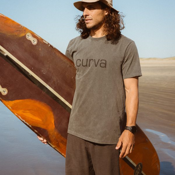 Camiseta Tradicional Curva Cinza Chumbo